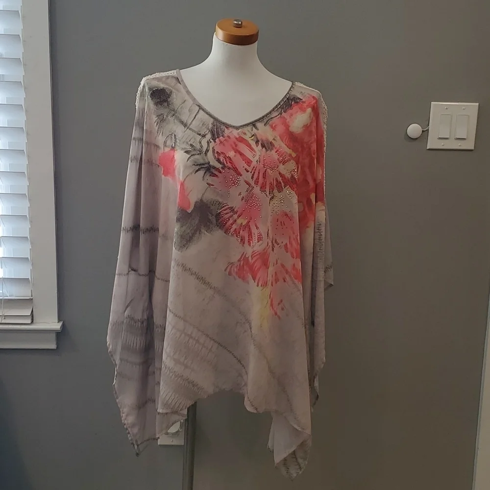 Pretty lightweight top - Picture 1 of 5